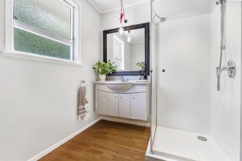 Photo of property in 1/60 Selwyn Crescent, Forrest Hill, Auckland, 0620