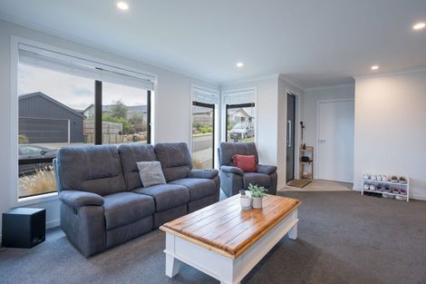 Photo of property in 25 Huntaway Close, Stoke, Nelson, 7011