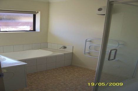 Photo of property in 9 Cascade Way, Paraparaumu, 5032