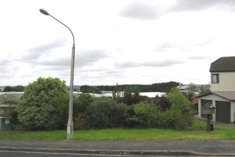 Photo of property in 5 Mira Place, Windsor Park, Auckland, 0632