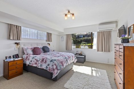 Photo of property in 87 Victory Crescent, Tawa, Wellington, 5028