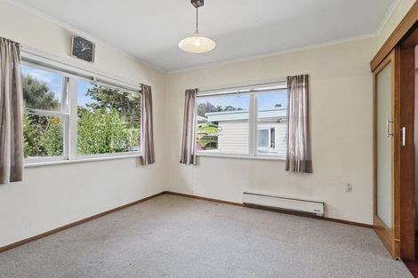 Photo of property in 18 Millbrook Road, Henderson, Auckland, 0612