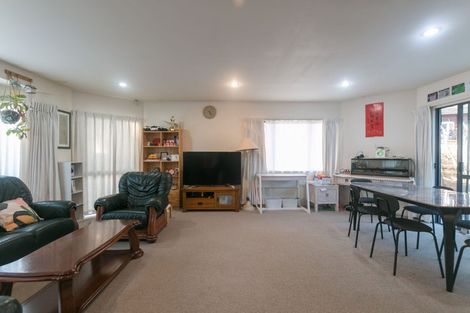 Photo of property in 42 Caribbean Drive, Unsworth Heights, Auckland, 0632