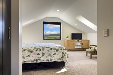 Photo of property in 6a Kinross Lane, Jacks Point, Queenstown, 9371