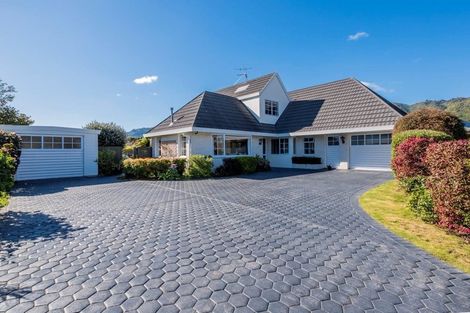 Photo of property in 32 Andrew Street, Waikanae, 5036
