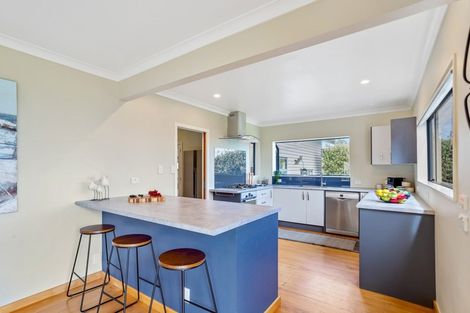 Photo of property in 66 Constable Road, Muriwai, Waimauku, 0881