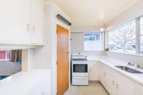 Photo of property in 5 Westhaven Grove, Takaro, Palmerston North, 4412