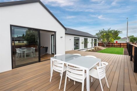 Photo of property in 70 Idris Road, Fendalton, Christchurch, 8052