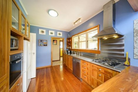 Photo of property in 11 Park Road, West End, Palmerston North, 4412