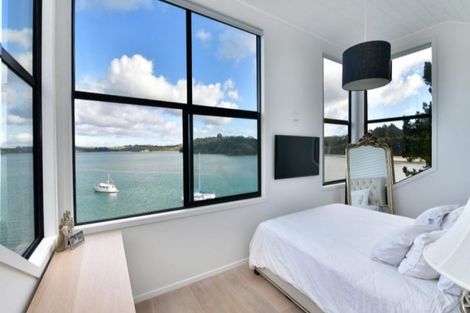 Photo of property in 254 Wade River Road, Wade Heads, Whangaparaoa, 0932