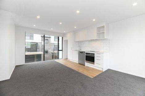 Photo of property in 5/1 Fruitvale Road, New Lynn, Auckland, 0600