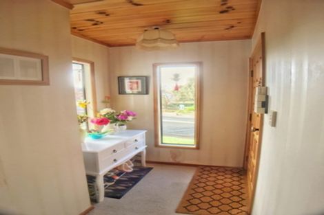 Photo of property in 38 Marina View Drive, West Harbour, Auckland, 0618