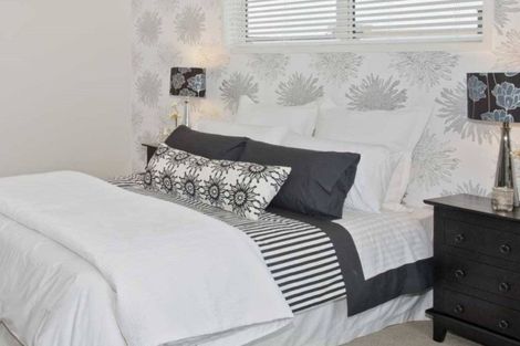 Photo of property in 32 Jane Maree Road, Kumeu, 0810