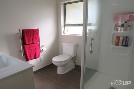 Photo of property in 22 Connemara Court, West Harbour, Auckland, 0618