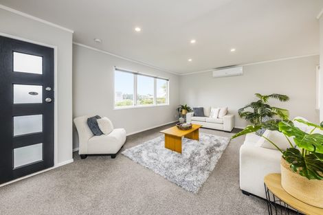 Photo of property in 15 Arlette Place, Massey, Auckland, 0614