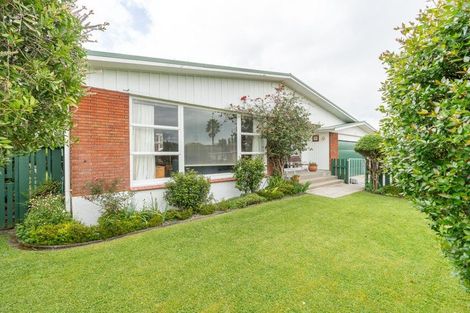 Photo of property in 8 Hillary Street, Chedworth, Hamilton, 3210