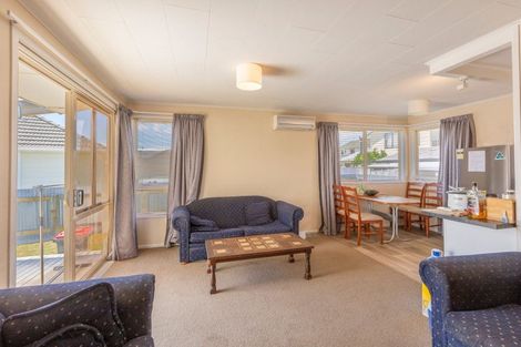 Photo of property in 27 Dockery Avenue, Onekawa, Napier, 4110