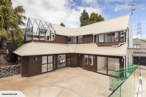 Photo of property in 2 George Laurenson Lane, Mount Roskill, Auckland, 1041