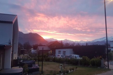 Photo of property in 2 Kahu Close, Wanaka, 9305