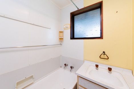 Photo of property in 2 Adams Place, Kelvin Grove, Palmerston North, 4414