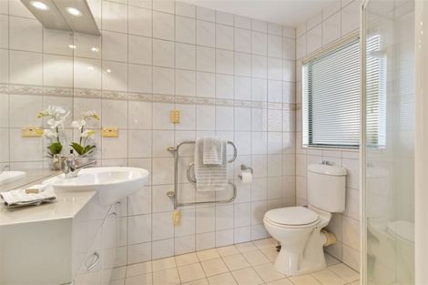 Photo of property in 23 Hogarth Rise, West Harbour, Auckland, 0618