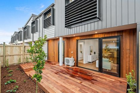 Photo of property in 2/70 Isleworth Road, Bishopdale, Christchurch, 8053