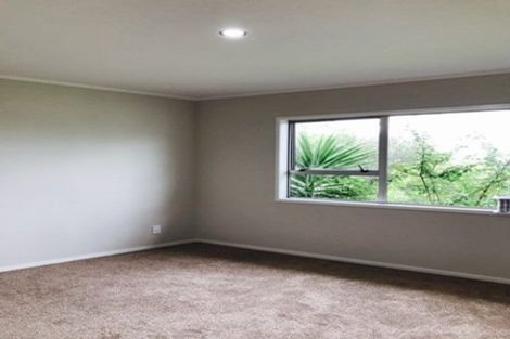 Photo of property in 43 Cedar Heights Avenue, Massey, Auckland, 0614