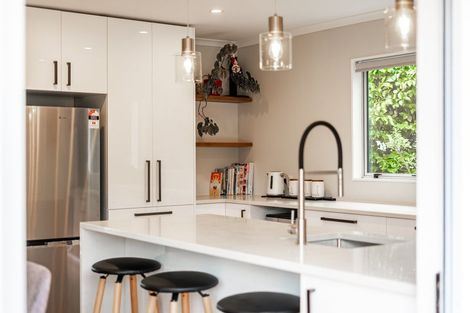 Photo of property in 10 Transom Close, Whitby, Porirua, 5024