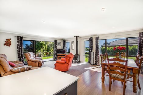 Photo of property in 105 Judge Richardson Drive, Opaheke, Papakura, 2584