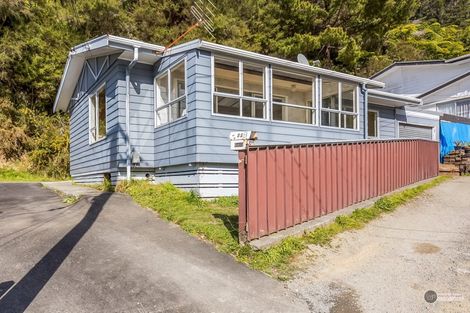 Photo of property in 2/22 Shackleton Grove, Stokes Valley, Lower Hutt, 5019