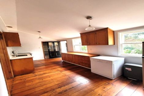 Photo of property in 11 Aorangi Terrace, Thorndon, Wellington, 6011