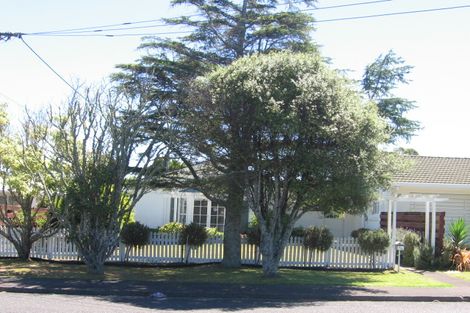 Photo of property in 1/9 Stanley Avenue, Milford, Auckland, 0620