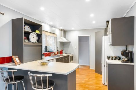 Photo of property in 43 Brightwater Crescent, Totara Park, Upper Hutt, 5018