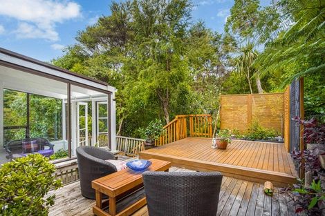 Photo of property in 26 Mceldowney Road, Titirangi, Auckland, 0604