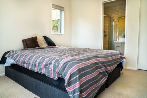 Photo of property in 130 Keri Vista Rise, Papakura, 2110