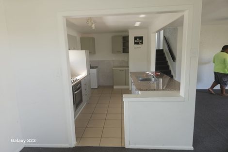 Photo of property in 119 Edgewater Drive, Pakuranga, Auckland, 2010