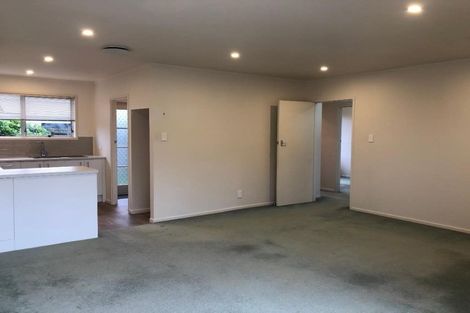 Photo of property in 2/5 Sylvan Crescent, Te Atatu South, Auckland, 0610