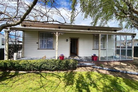 Photo of property in 34 Tennyson Street, Dannevirke, 4930