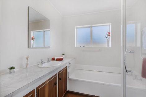 Photo of property in 1/6 Keeney Court, Papakura, 2110