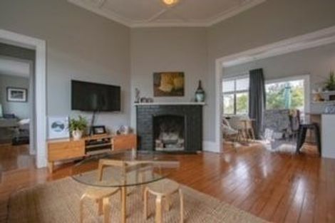 Photo of property in 19 Old Lake Road, Narrow Neck, Auckland, 0624