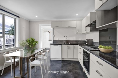 Photo of property in 28 Kahikatea Street, Inglewood, 4330