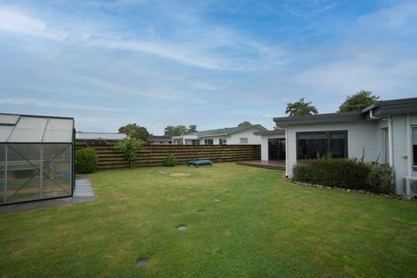 Photo of property in 15 Raglan Avenue, Cloverlea, Palmerston North, 4412