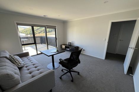 Photo of property in 35 Farnworth Terrace, Glenside, Wellington, 6037