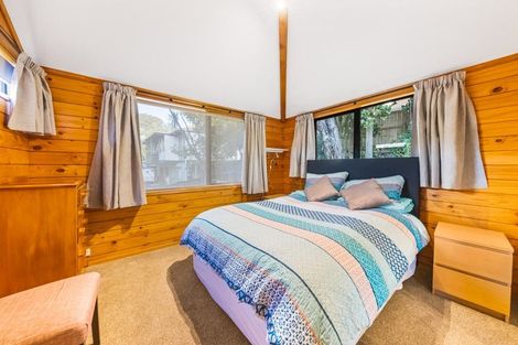 Photo of property in 5 Takapu Street, Henderson, Auckland, 0612