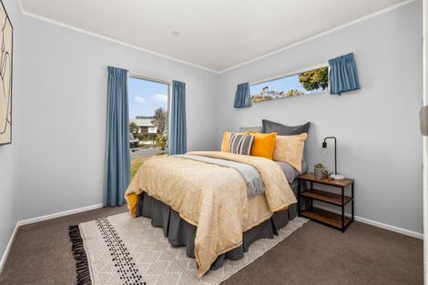 Photo of property in 8 Hicks Close, Whitby, Porirua, 5024