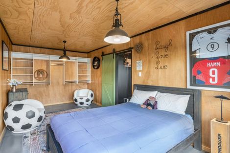 Photo of property in 102 Mark Street, Whangamata, 3620