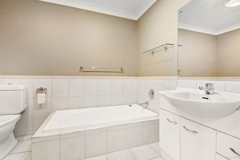 Photo of property in 3/7 Belle Verde Drive, Sunnynook, Auckland, 0630