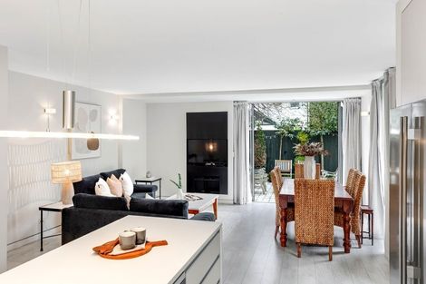 Photo of property in 3/99 Aikmans Road, Merivale, Christchurch, 8014