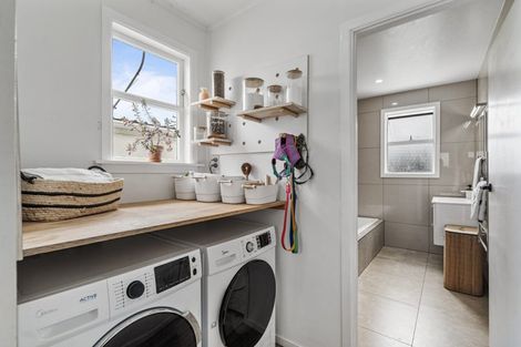 Photo of property in 2a Helga Crescent, Te Atatu Peninsula, Auckland, 0610