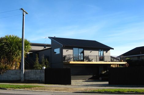 Photo of property in 12 Railway Esplanade, East Gore, Gore, 9710